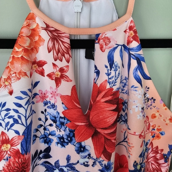 GUESS Women's Coral Multi Floral Print Halter Keyhole Lined Sheath Dress, Size 0 - Picture 7 of 13